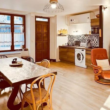 Maison Au Coeur De Marcoles, 2ch, 4pers, Jardin Semesterbostad