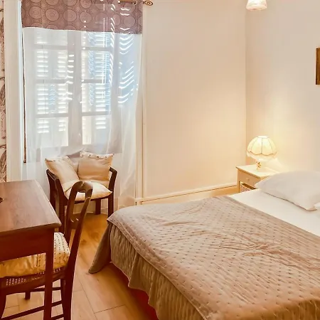 Maison Au Coeur De Marcoles, 2ch, 4pers, Jardin Semesterbostad *