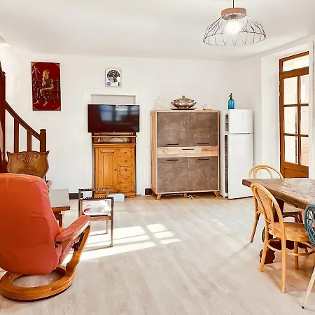 Maison Au Coeur De Marcoles, 2ch, 4pers, Jardin * Marcoles