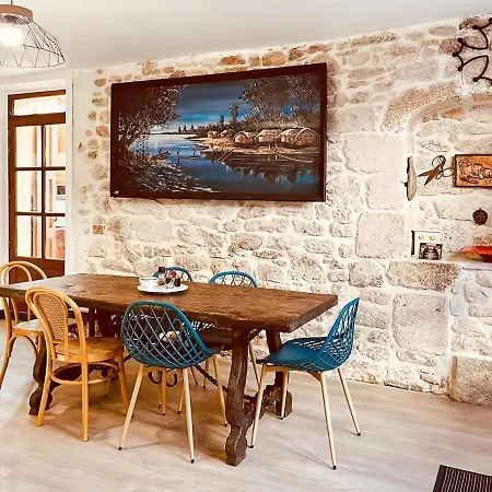 Maison De Village Medieval, 2ch, 4pers, Jardin Holiday home