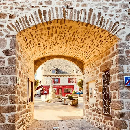 Maison Au Coeur De Marcoles, 2ch, 4pers, Jardin Marcoles