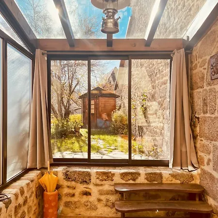 Semesterbostad Maison Au Coeur De Marcoles, 2ch, 4pers, Jardin *